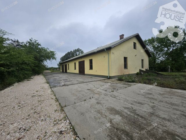 Eladó ipari ingatlan, Kecskeméten 110 M Ft / költözzbe.hu