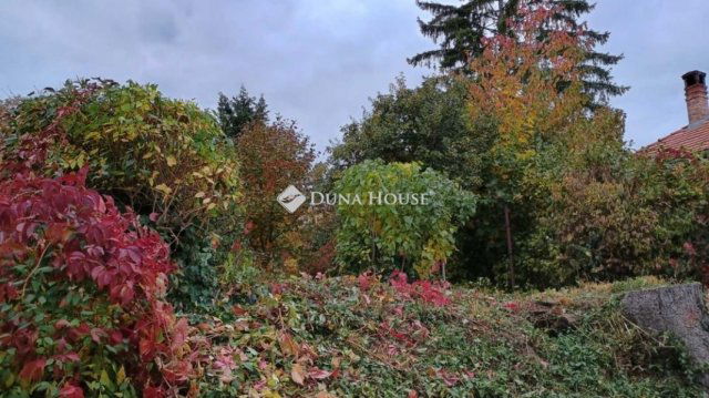 Eladó családi ház, Pécsett 36 M Ft, 4 szobás