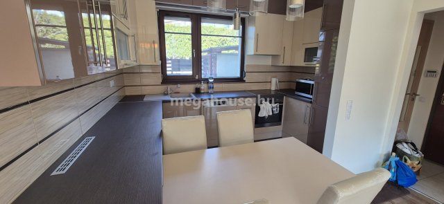 Eladó téglalakás, Budapesten, XI. kerületben, Facsemete utcában