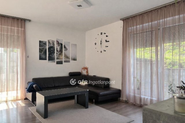 Eladó téglalakás, Teskándon 69.9 M Ft, 1+4 szobás