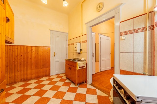 Eladó téglalakás, Budapesten, VI. kerületben 99.99 M Ft