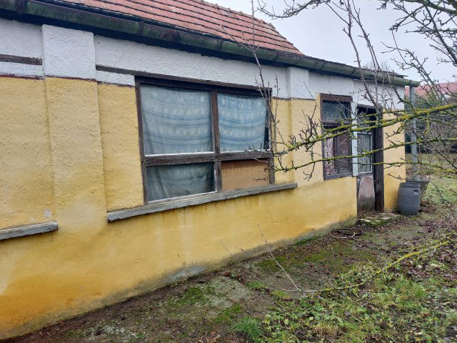 Eladó családi ház, Baracskán 24.9 M Ft, 2 szobás