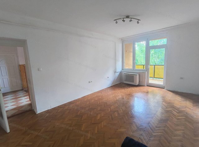 Eladó panellakás, Martfűn 34.9 M Ft, 2 szobás
