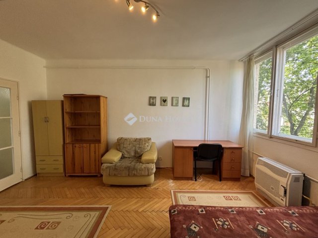 Eladó téglalakás, Debrecenben, Gyöngyösi utcában 62.9 M Ft