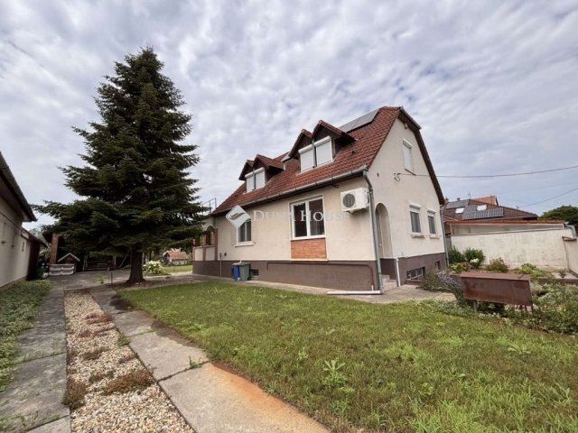 Eladó családi ház, Kecskeméten 99.9 M Ft, 4 szobás