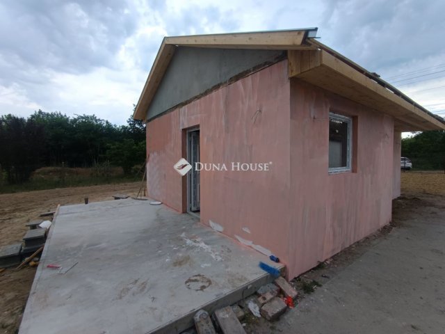 Eladó családi ház, Tápióbicskén 18.9 M Ft, 3 szobás