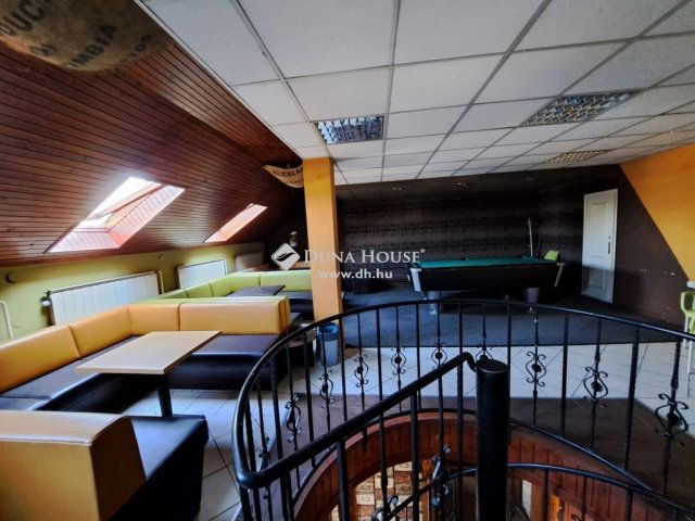 Eladó üzlethelyiség, Vácon 258 M Ft / költözzbe.hu