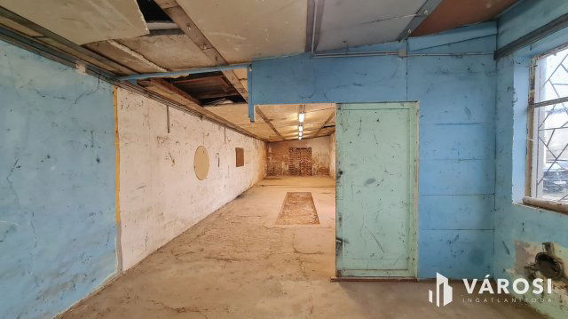 Kiadó ipari ingatlan, Szentendrén 150 E Ft / hó