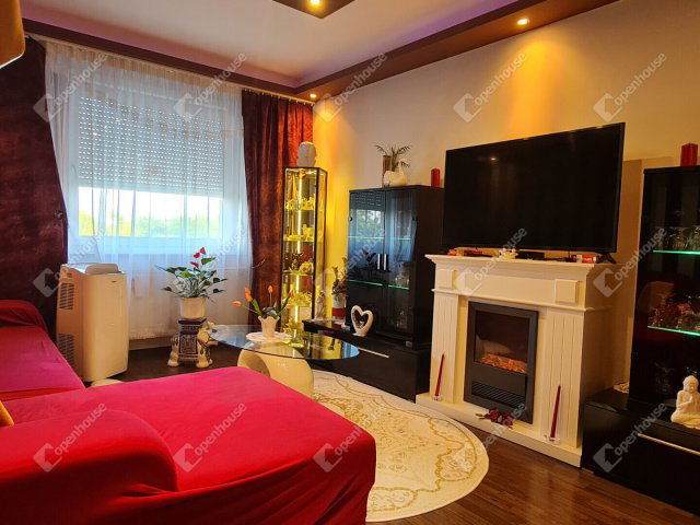 Eladó panellakás, Szegeden 60.78 M Ft, 3 szobás