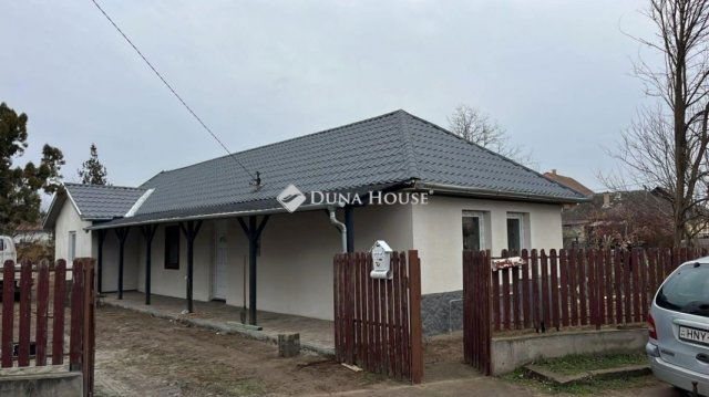 Eladó családi ház, Tápióbicskén 44.9 M Ft, 3 szobás