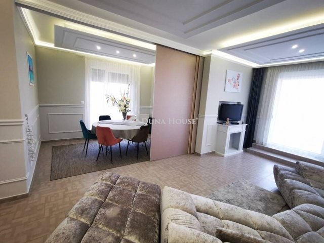 Eladó téglalakás, Veszprémben 170 M Ft, 4 szobás