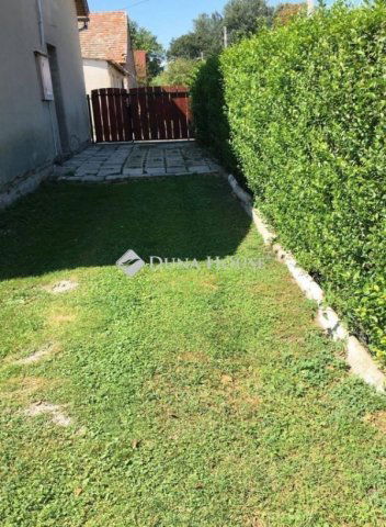 Eladó nyaraló, Balatonfenyvesen 37 M Ft, 4 szobás