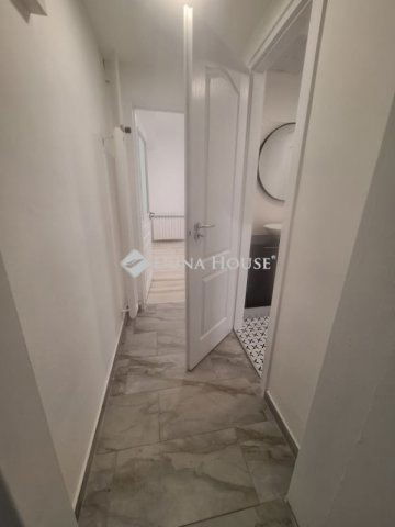 Eladó panellakás, Pécsett 44.9 M Ft, 2 szobás