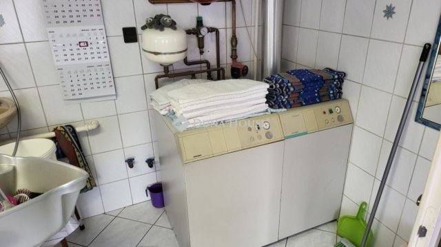 Eladó családi ház, Érden 154 M Ft, 6 szobás