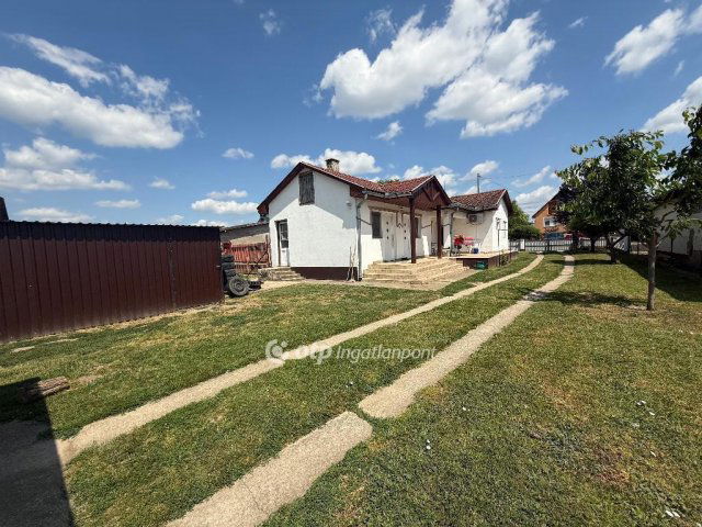 Eladó családi ház, Újfehértón 38.5 M Ft, 3 szobás