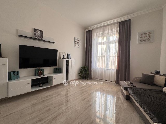 Eladó téglalakás, Budapesten, VI. kerületben 215 M Ft, 3 szobás