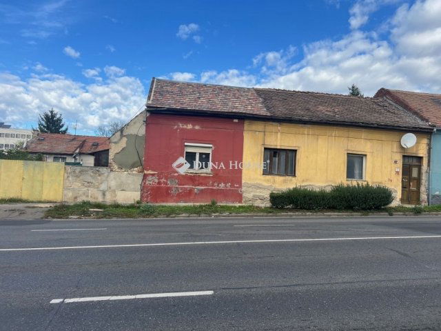 Eladó téglalakás, Pécsett 15.9 M Ft, 2 szobás