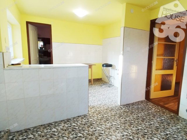 Eladó családi ház, Tiszaalpáron 29.9 M Ft, 2 szobás