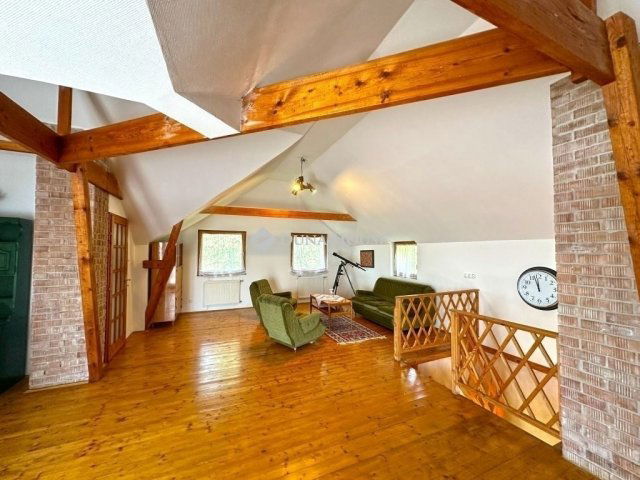 Eladó családi ház, Szentendrén 200.8 M Ft, 6 szobás