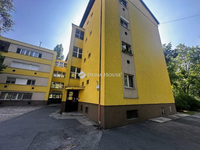 Eladó téglalakás, Győrött 45.9 M Ft, 2 szobás
