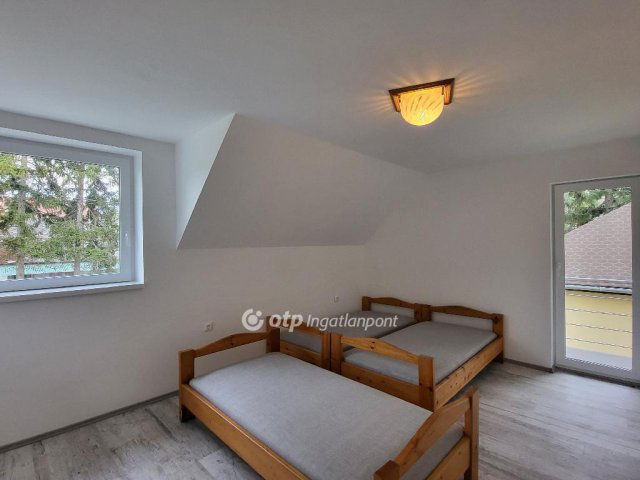 Eladó családi ház, Siófokon 275 M Ft, 8+1 szobás