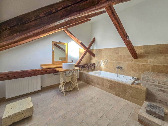 Eladó családi ház, Sopronban 475 M Ft, 10 szobás