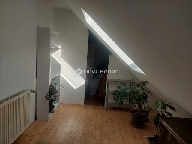 Eladó téglalakás, Budapesten, II. kerületben 83.9 M Ft, 4 szobás