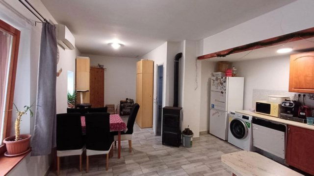 Eladó családi ház, Batykon 26.9 M Ft, 2+1 szobás