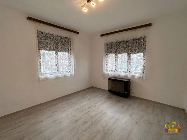 Eladó családi ház, Szigethalmon 57.9 M Ft, 2 szobás