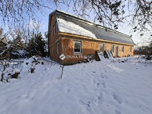 Eladó családi ház, Tóalmáson 60 M Ft, 12 szobás