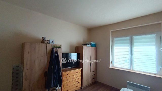 Eladó családi ház, Fedémesen 23 M Ft, 2 szobás