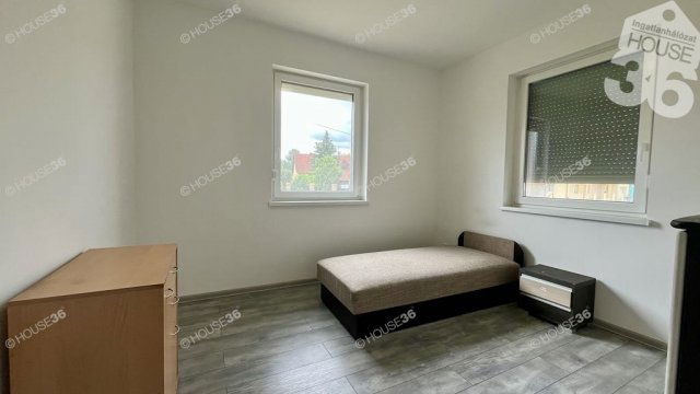 Kiadó ikerház, albérlet, Kecskeméten 400 E Ft / hó, 4 szobás