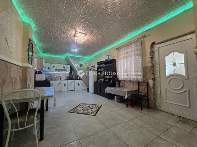 Eladó családi ház, Budapesten, XVIII. kerületben 84 M Ft