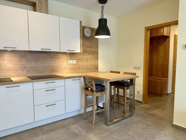 Kiadó téglalakás, albérlet, Győrött 220 E Ft / hó, 3 szobás