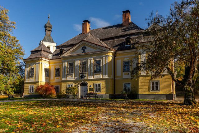 Eladó családi ház, Bánhorvátiban 908.664 M Ft, 22 szobás