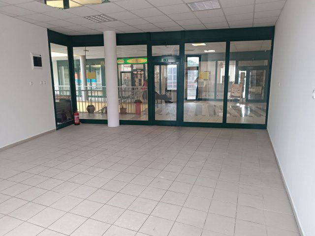 Kiadó üzlethelyiség, Ajkán 100 E Ft / hó / költözzbe.hu