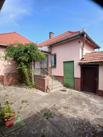 Eladó családi ház, Karácsondon 36 M Ft, 2+2 szobás