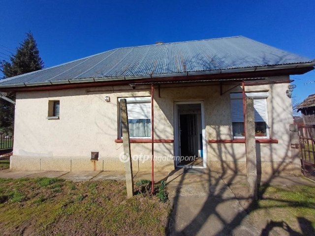 Eladó családi ház, Nagycserkeszen 11.9 M Ft, 2 szobás