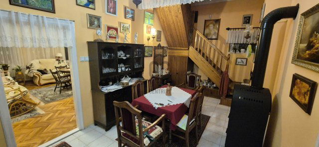 Eladó családi ház, Poroszlón 59 M Ft, 6 szobás