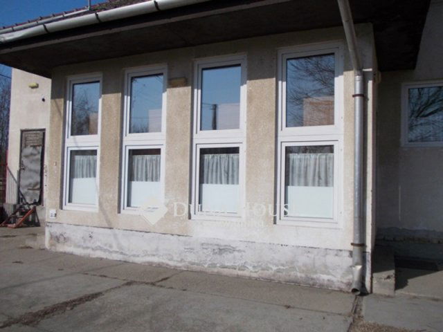 Eladó családi ház, Izsákon 120 M Ft, 3 szobás