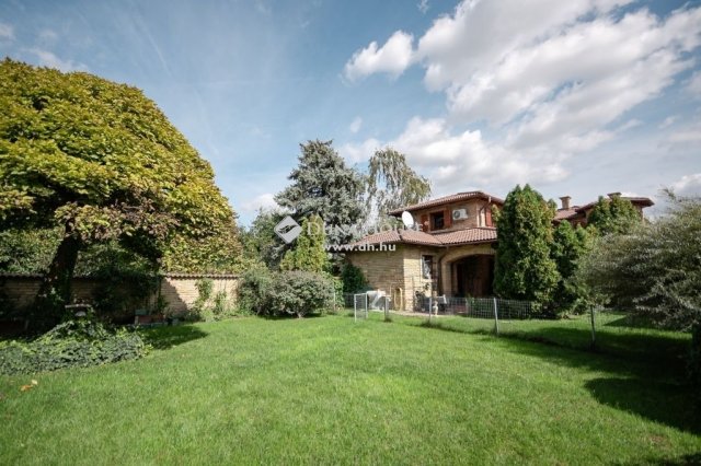 Eladó családi ház, Budapesten, XXI. kerületben 289.9 M Ft
