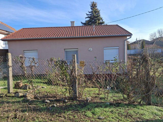 Eladó családi ház, Nyíregyházán 29.5 M Ft, 1+1 szobás