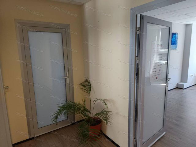Kiadó iroda, Szolnokon 180 E Ft / hó, 2 szobás