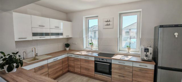 Eladó családi ház, Győrságon 124.8 M Ft, 4 szobás