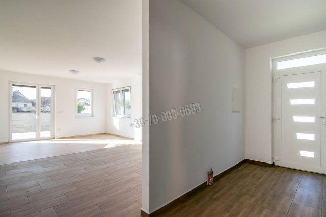 Eladó családi ház, Mosonmagyaróváron, Család soron 110 M Ft