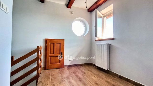 Eladó családi ház, Ercsiben 99 M Ft, 2+4 szobás