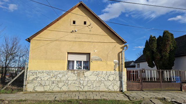 Eladó családi ház, Dombóváron, Vörösmarty utcában 17.5 M Ft