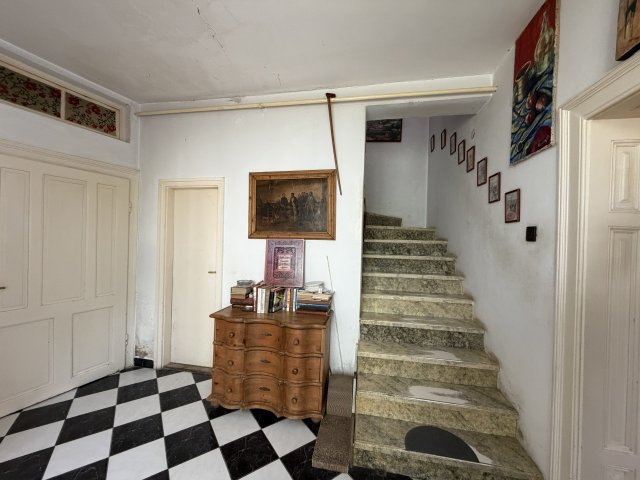 Eladó családi ház, Egerben 79 M Ft, 5 szobás