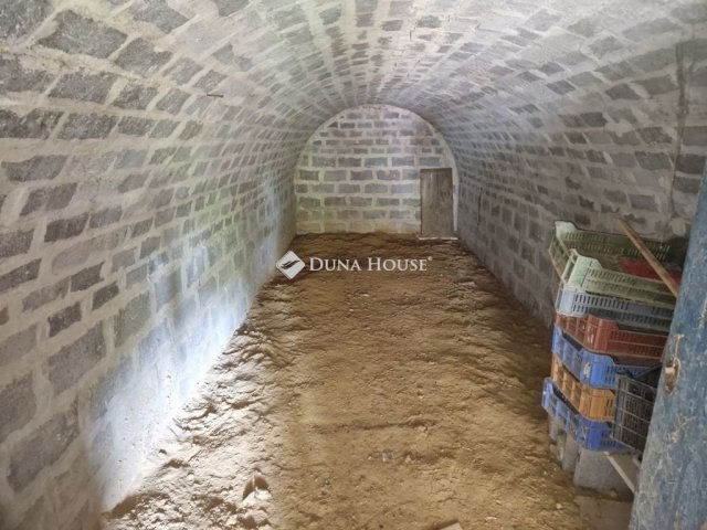 Eladó családi ház, Bényén 23 M Ft, 3 szobás