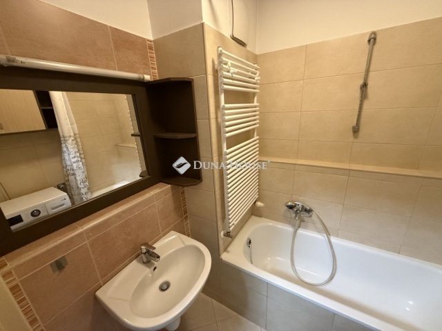 Kiadó téglalakás, albérlet, Kecskeméten 220 E Ft / hó